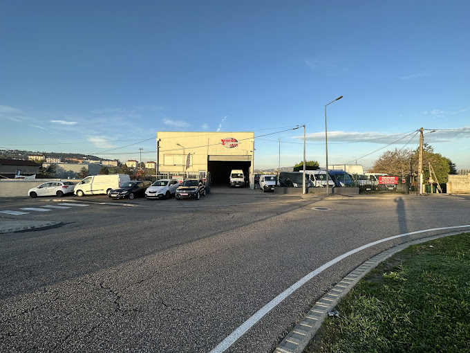 Aperçu des activités de la casse automobile YORUK AUTO JUNIOR située à SAINT-ETIENNE (42000)